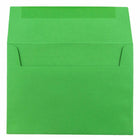 JAM Paper - Enveloppes d'invitation colorées A8 - 5,5 x 8,125 - vert recyclé - Paquet de 50-Caractéristiques de l'enveloppe : Fermeture à rabat droit gommé, finition en papier lisse de haute qualité, fabriquée avec 30 % de matériaux recyclés