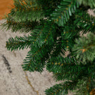HOMCOM - Sapin de Noël artificiel avec aiguilles de pin et pommes de pin-Les branches sont ignifuges, ce qui garantit leur sécurité et ne causera aucun dommage à votre maison 