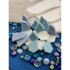 Yellow Door - Pierres de paysage - jeu polaire, lot de 18-Each sensory stone is engraved on one side and smooth on the other to encourage inventive, open-ended play. Easy to set up and easy to pack away.