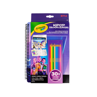 Crayola - Bloc d'activités de Colouriage et de dessin Les guerrières de la K-pop Crayola-Comprend 30 pages d'activités, 3 pages de découpes cartonnées (les filles des Guerrières de la K-pop et d'autres), 1 feuille de pochoirs et 8 crayons de couleur pour explorer l'art de manière guidée ou libre