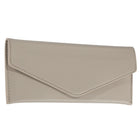 Gry Mattr - Porte-cartes - 7,5 x 3,25 po - Crème-Quatre fentes pour cartes et une grande pochette ouverte pour les billets ou les reçus