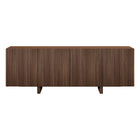 Hudson&Canal - Meuble TV rectangulaire cannelé Harold pour téléviseurs jusqu'à 75 po - Noyer satiné-Il comporte 4 portes et 3 compartiments de rangement séparés offrant un espace de rangement généreux