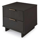 Manhattan Comfort - Table de nuit moderne Granville 18,11" à 2 tiroirs - Gris foncé - Lot de 2-Base de balai moderne ouverte avec pieds latéraux ajoutant un design de mode sans couture et de la durabilité