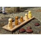 Yellow Door - Les petites gens - Ensemble de jeu sensoriel de 9 figurines-Fabriqués à partir d'un mélange de pierres unique, ils sont merveilleusement tactiles et ont un poids agréable dans la main, tout en étant suffisamment durables pour une utilisation intérieure et extérieure par tous les temps et environnements.