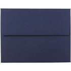 JAM Paper - Enveloppes d'invitation A2 Premium - 4 3/8 x 5 3/4 - bleu marine - Paquet de 100-Ces enveloppes sont parfaites pour envoyer des invitations, des cartes de voeux, des RSVP, des cartes de remerciement, des cadeaux d'anniversaire, des remises de diplômes, des vacances et plus encore