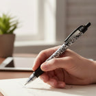 Zebra - Stylo à bille rétractable Z-Grip - 1.0 mm - Noir - Motifs de soccer assortis-Clip métallique robuste