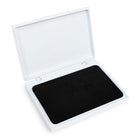 Ready 2 Learn - Tampon encreur lavable géant - Noir - 6,2 po L x 4,1 po l - Paquet de 2-Sécuritaire à partir de 3 ans:  Ce tampon encreur non toxique adapté aux enfants est une ressource artisanale sûre pour les petits artistes. Les enfants adorent l'utiliser avec des tampons ou créer des œuvres d'art avec empreintes digitales.