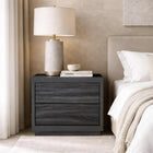 Manhattan Comfort - Table de nuit contemporaine Navis 26" à 2 tiroirs - Gris charbon-Deux tiroirs spacieux offrent un rangement pratique pour les essentiels de chevet