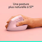 Logitech - Lift Souris Ergonomique Verticale - Rose-57° de pure relaxation : La forme verticale de Lift aide les poignets à bien se sentir au travail, et favorise une posture plus naturelle de l'avant-bras. Confort et productivité toute la journée