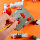 Mont Marte - Ensemble de 14 peintures acryliques Crafters Colour - Couleurs essentielles-Utilisation multi-surfaces: Convient au papier, au carton, au bois, au MDF, au plâtre, à l'argile, au styrène et à la toile pour une large gamme d'applications artisanales