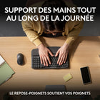 Logitech - MK670 Combo, clavier Wave Keys ergonomique sans fil avec souris sans fil - Graphite-Moins de bruit, plus de concentration: outre son design sculpté et son revêtement en caoutchouc, cette souris silencieuse offre 90% de bruit de clic en moins grâce à la technologie SilentTouch