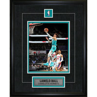 LaMelo Ball Pin & Plate Hornets - Impression encadree - 16" x 20"-Qualité supérieure - 8x10 framed