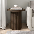 Hudson&Canal - Table d'appoint ronde cannelée Olie - 20 po l - Chêne brun-La table de montage supporte un poids maximal de 40 livres