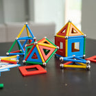 Geomag - Laboratoire de géométrie recyclé - 737 pièces-Le contenu engageant donne un aperçu du jeu à la fois structuré et ouvert