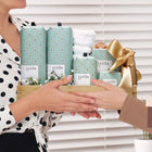 Peter & Paul’s Gifts - Panier cadeau Spa Calme et Confort-Bougie de soja Lucia au cresson de mer et au thé chai 