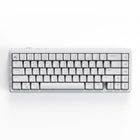 Cybeart - Akula 65 Clavier De Jeu Compact 65 Sans Fil Tri-Mode Rgb - Blanc-Clavier à trois modes de connectivité (Bluetooth 5.1 / sans fil 2,4 GHz, USB) avec une disposition à 65 % et 67 touches essentielles, offrant un design minimaliste et fonctionnel idéal pour les configurations compactes. Cadre en ABS de qualité supérieure pour une robustesse, une stabilité, une légèreté et une esthétique élégantes
