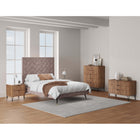 Manhattan Comfort - Dumbo table de chevet moderne, commode et commode haute 5 tiroirs - brun doré - ensemble de 3-Comprend 9 tiroirs à extension totale conçus avec des lignes verticales texturées en relief