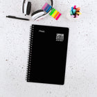 Mead - Agenda Upper Class scolaire hebdomadaire/mensuel pour étudiants 2026-2027 - 8 ½ po x 6 po - couverture noire - bilingue-Format des pages : 9 7/8 po H x 7 3/4 po 