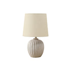 Monarch Specialties - Luminaire - 19 po H Lampe De Table - Résine Beige - Abat-Jour Beige - Transitionnel-Cette élégante lampe de table de 19 pouces de haut est dotée d'une base chic en résine beige et d'un abat-jour complémentaire en tissu beige idéal pour créer une ambiance chaleureuse et accueillante dans un salon, une chambre à coucher ou un bureau de style transitionnel