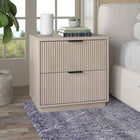 Hudson&Canal - Table de chevet Yarden 24 po - Blanc aulne-La base, le dessus et les tiroirs sont fabriqués en MDF robuste avec une finition blanc aulne
