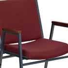 Flash Furniture – Chaise empilable robuste à revêtement bourgogne à motifs et rembourrage de 3 po Hercules, avec accoudoirs, p/4-Coussins profilés