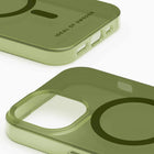 Ideal of Sweden - Étui Clear Entry MagSafe pour iPhone 15/14/13 - Kaki-Protection complète sur mesure