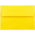 JAM Paper - Enveloppes d'invitation colorées A8 - 5,5 x 8,125 - jaune recyclé - Paquet de 50-Ces enveloppes sont parfaites pour envoyer des invitations, des cartes de voeux, des RSVP, des cartes de remerciement, des cadeaux d'anniversaire, des remises de diplômes, des vacances et plus encore