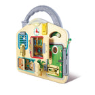 Hape - Playboard Lock & Learn-Panneau de porte éducatif : La porte verte comporte un signal coulissant qui affiche soit "Attention", soit "Bonjour", ce qui constitue un outil précieux pour apprendre aux enfants à se méfier des étrangers et à respecter l'étiquette de la porte