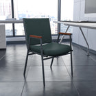 Flash Furniture – Chaise empilable robuste à revêtement et accoudoirs Hercules rembourrée de 3 po, vert à motifs-Mousse ignifuge CA117