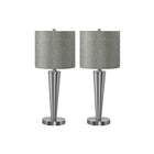 Monarch Specialties - Luminaire - 24 po H Lampe De Table - Port Usb Inclus - Ensemble De 2 - Métal Nickelé - Abat-Jour Gris-Illuminez votre bureau, votre salon ou votre chambre à coucher avec cet ensemble de 2 lampes d'appoint contemporaines de 24 pouces de haut en finition métal argenté, avec des abat-jour tambour effilés en lin gris et surmontés d'un embout décoratif en métal argenté