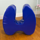 Bouncyband - Siège sensoriel souple à presser-APAISANT : Les enfants peuvent se balancer d'avant en arrière en s'asseyant dessus comme sur un cheval, se détendre avec les deux pieds du même côté ou s'allonger dessus comme support pendant la lecture