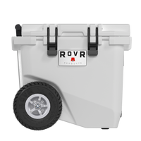 RovR - RollR 45 Glacière rigide à roulettes pintes avec poignée télescopique - Poudre-Les pneus gonflables tout-terrain RollR 9'' glissent sans effort sur le sable, la terre et l’herbe durs