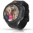 myFirst - Fone R2 Montre Connectée pour Enfants - Baies Mélangées-C'est une montre connectée tout-en-un durable et adaptée aux enfants, qui intègre de multiples fonctions telles que téléphone, traceur GPS, lecteur musical, appareil photo 5MP, horloge et traceur d'activité physique