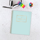 Emily Ley - Simplified - Agenda scolaire hebdomadaire/mensuel 2026-2027 - 8 3/4 po x 7 3/4 po - Mint - bilingue-La reliure à double spirale dorée résiste aux accrocs et reste à plat pour une utilisation facile.