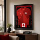 Frameworth - Coupe du Monde FIFA 2026 Officielle Équipe Canada Cadre Réplique de Maillot - 25,75 po x 33,75 po-Dimensions finales de 25,75 po x 33,75 po, un présentoir vertical idéal pour le salon, le bureau, la salle des partisans et la salle de sport.