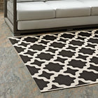Modway - Cerelia Treillis marocains intérieurs et extérieurs Tapis de comédie 8 pi l x 10 pi L - Noir et beige-Dessous en caoutchouc de prise