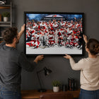 Frameworth - Carolina Hurricanes Toile encadrée 20 po H x 29 po l Champions de la Coupe Stanley 2026 - Sous licence officielle LNH/AJLNH-Impression sur toile sans verre ni acrylique