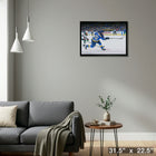 Jordan Kyrou St. Louis Blues 20x29Shooting sur toile - Toile encadree - 31" x 22"-Prêt à accrocher - livré entièrement assemblé