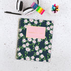AT-A-GLANCE - Agenda hebdomadaire/mensuel rayures joyeuses Emily Ley Simplified 2027 - 11 1/4 po H x 9 po l - multicolore - bilingue-La reliure à double spirale dorée résiste aux accrocs et reste à plat pour une utilisation facile