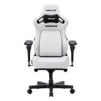 AndaSeat - Chaise de jeu Kaiser 4 XL Premium - Blanc nuageux-Une nouvelle ère de confort et de propreté: Le Kaiser 4 redéfinit les standards du secteur en alliant élégance et fonctionnalité. Conçu en collaboration avec Amway, il est revêtu d’un cuir polyuréthane haut de gamme, facile à entretenir : les liquides et les taches s’effacent en un simple geste. Ce matériau innovant ne se limite pas à offrir une esthétique moderne et épurée, il illustre aussi l’engagement d’AndaSeat à proposer des produits durable