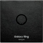 Samsung - Galaxy Ring Trousse de Calibrage-Les 3 bosses sur la partie intérieure de l’anneau d’échantillonnage sont l’endroit où se trouveront les capteurs du Galaxy Ring réel, tournez l'anneau d'échantillon de sorte que les capteurs soient orientés vers la paume de votre main