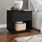 Hudson&Canal - Table de chevet Karten 24" - Grain noir-Dimensions du produit : 15,75" L x 23,63" l x 23,5" H
