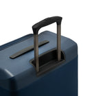 Bugatti - Ensemble de 3 valise souple -  Marin-Dimensions (avec roues) - Bagage à main : 21 po H x 14 po L x 8,25 po P, Moyen : 25,25 po H x 17 po L x 10,75 po + 2 po P, Grand : 29,5 po H x 18,5 po L x 11,75  po + 2 po D