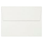 LUX - Enveloppes d?invitations A7 (5 1/4 x 7 1/4 po), 60 lb, blanc avec bande détachable, 50/boîte (4880-WPP-50)-Les enveloppes d?invitations A7 (5 1/4 x 7 1/4 po) sont idéales pour les invitations, les cartes de remerciements, les invitations de mariage, les faire-part et les photos de 5 x 7 po
