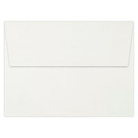 LUX - Enveloppes d?invitations A7 (5 1/4 x 7 1/4 po), 60 lb, blanc avec bande détachable, 50/boîte (4880-WPP-50)-Les enveloppes d?invitations A7 (5 1/4 x 7 1/4 po) sont idéales pour les invitations, les cartes de remerciements, les invitations de mariage, les faire-part et les photos de 5 x 7 po