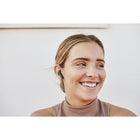 JBL - Vibe Beam Écouteurs véritablement sans fil - Noir-De la plage aux pistes cyclables, les écouteurs certifiés IP54 et l'étui de charge IPX2 résistent à l'eau et à la poussière pour vivre une journée pleine d'expériences