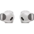 Bose - Écouteurs Ultra Ouverts - Fumée Blanche-Offrez-vous du temps devant la télévision sans déranger personne. Grâce à la technologie Bose SimpleSync, vous pouvez coupler vos écouteurs sans fil ouverts avec les barres de son et haut-parleurs intelligents Bose pour une expérience d'écoute TV personnelle avec contrôle du volume indépendant.