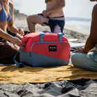 RovR - TravelR 36 Can Soft Cooler Duffel avec bandoulière - Corail-Compartiment frontal zippé facile d’accès avec pochette pour objets de valeur résistante aux rayures et deux poches ouvertes