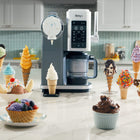 Ninja - Machine à crème glacée CREAMi Swirl 13 in 1 - Platine Argent-CRÈME MOLLE À LA MAISON : La technologie Soft Serve Creamify lance des programmes de crème molle à des vitesses plus rapides pour créer des textures onctueuses et onctueuses pour une crème molle parfaite à chaque fois.