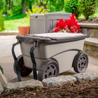 Suncast - Scooter de jardin – Taupe avec couvercle moka-Couleur principale : Taupe clair